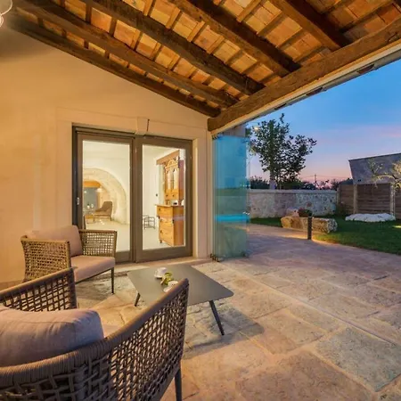 Villa Cangarela 117 *