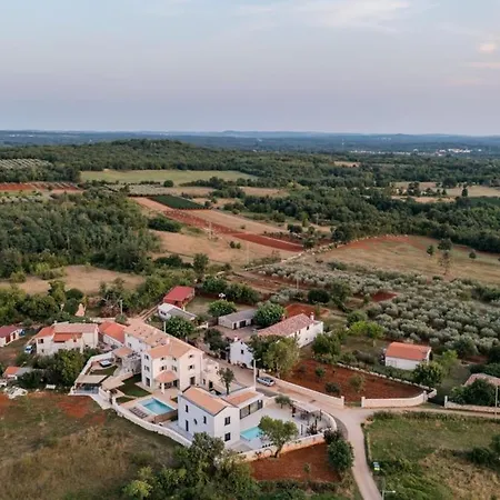 Cangarela 117 * Višnjan